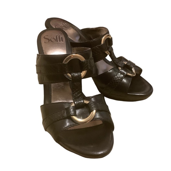 SOFFT SLIP ON BLACK SANDALS/ STRAPPY WITH GOLD HOOP DETAILS/ 4” HEEL/Size 6M - Picture 3 of 12